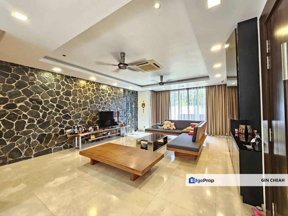 Taman Equine In Seri Kembangan, 2 Storey Bungalow For Sale, Super Big Land, Extended Kitchen, Beautiful Landscape, Selangor, Seri Kembangan