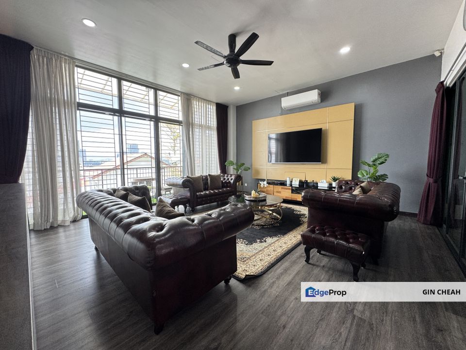 Bukit Mandarina In Cheras KL, 2.5 Storey Superlink For Sale, 180 KL View, Fully Renovated, Good and Move In Condition, Kuala Lumpur, Cheras