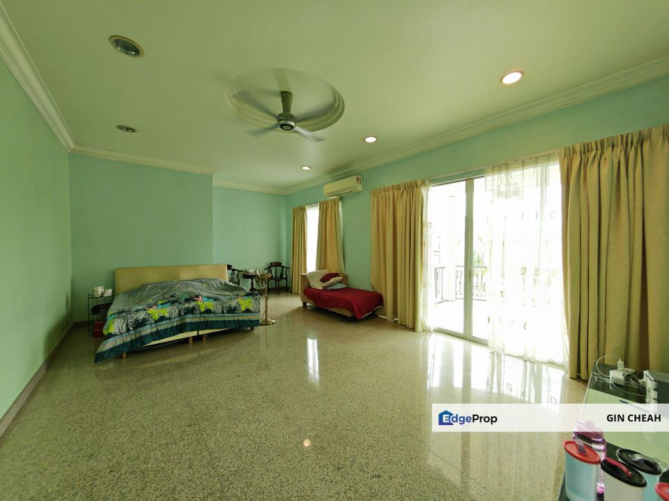 Taman Equine In Seri Kembangan, 2 Storey Bungalow, Renovated With Approval, Gated Guarded, Near International School, Selangor, Seri Kembangan