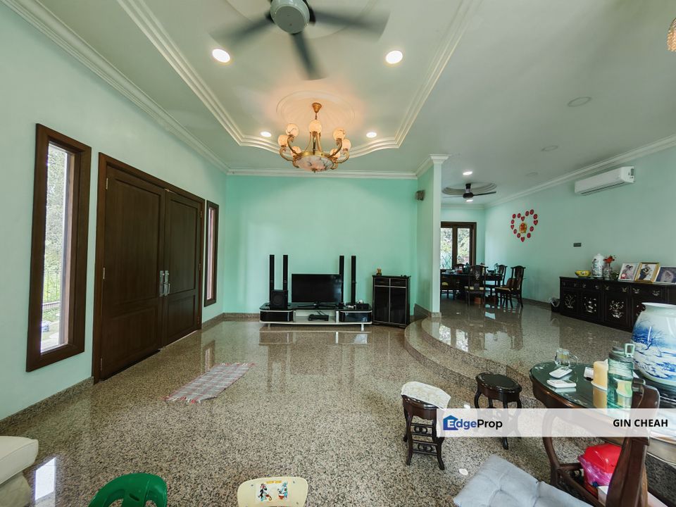 Taman Equine In Seri Kembangan, 2 Storey Bungalow, Renovated With Approval, Gated Guarded, Near International School, Selangor, Seri Kembangan