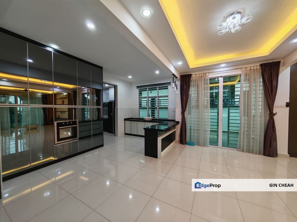 Saujana Villa In Kajang, 2.5 Storey Semid For Sale, Move In Condition, Kitchen Extended, Partly Furnish, Selangor, Kajang