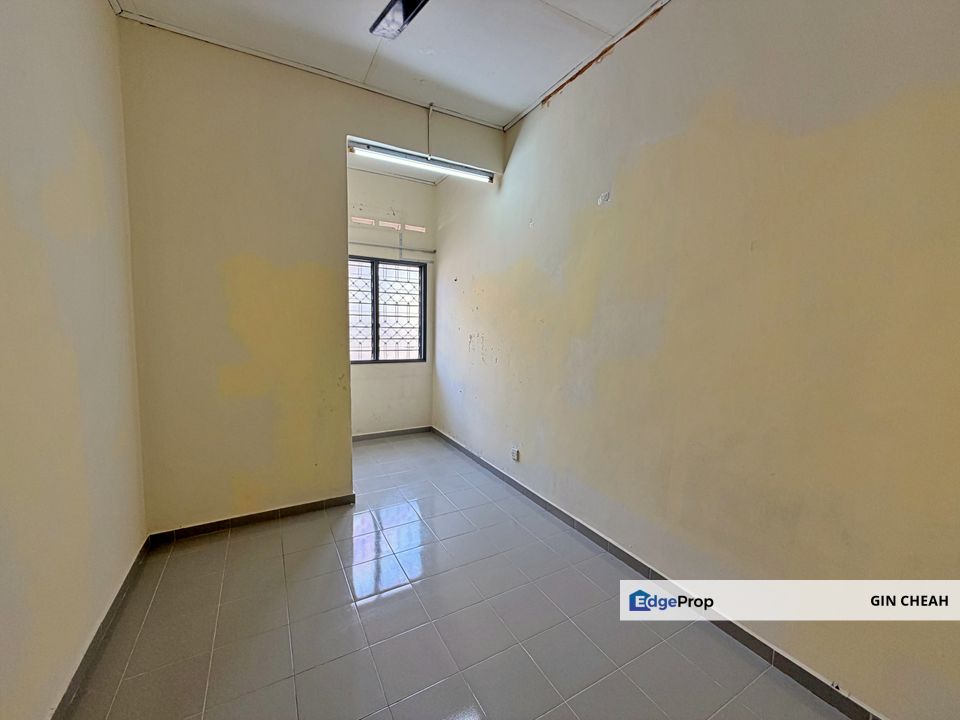 Taman Koperasi Cuepacs In Kajang, 2 Storey Terrace For Sale, Walking Distance To MRT Bukit Dukung, Basic Condition, Selangor, Kajang