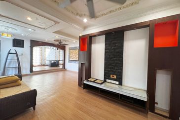 Bandar Tun Hussein Onn