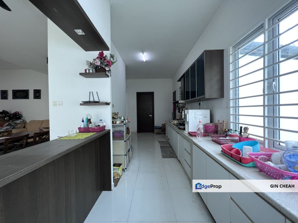 Mahkota Villa In Mahkota Cheras, 2 Storey Bungalow For Sale, Kitchen Extended, Gated Guarded, Vacant, Selangor, Cheras