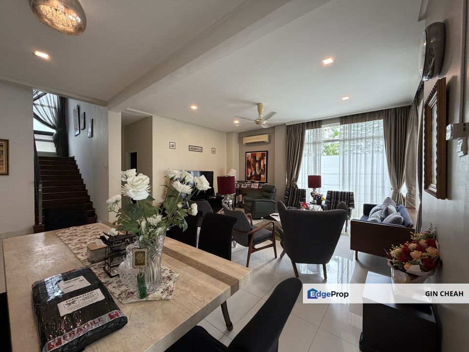 Avenue 6 In Bandar Tun Hussein Onn, 2.5 Storey Bungalow For Sale, With Pool, Guarded, Good Condition, Selangor, Cheras