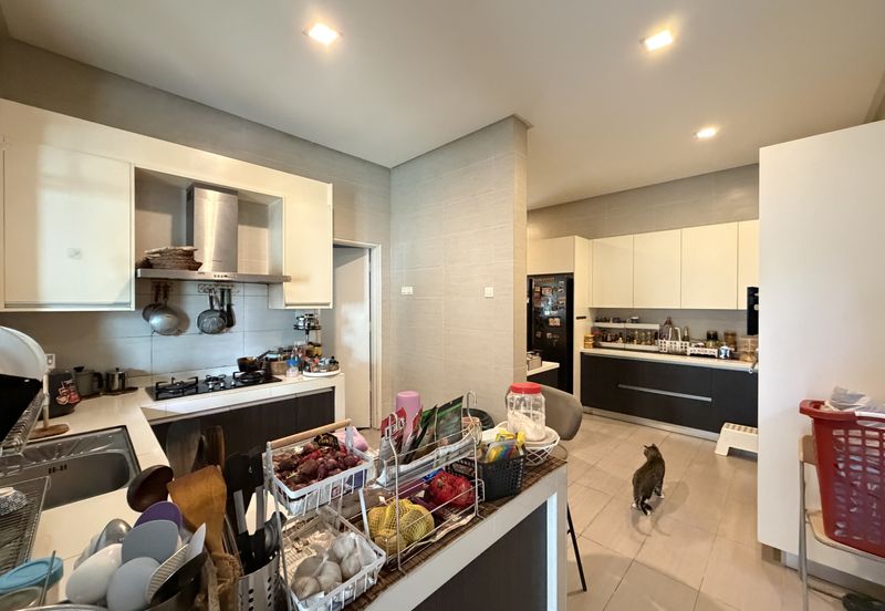 Avenue 6, Bandar Tun Hussein Onn