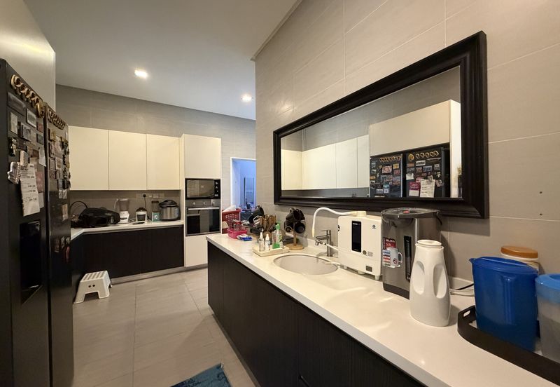 Avenue 6, Bandar Tun Hussein Onn