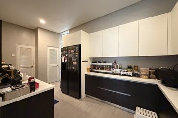 Avenue 6, Bandar Tun Hussein Onn