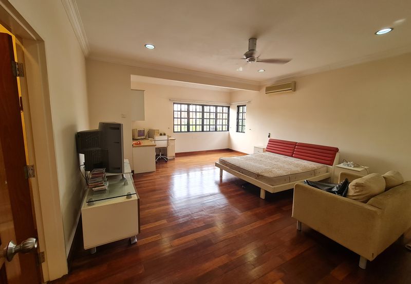 SL 4, Bandar Sungai Long