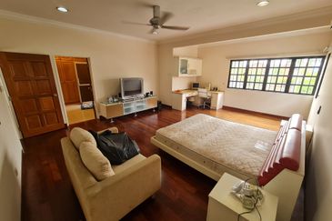 SL 4, Bandar Sungai Long