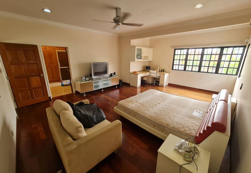 SL 4, Bandar Sungai Long