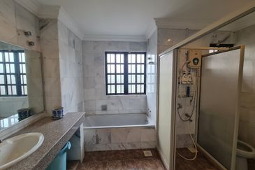 SL 4, Bandar Sungai Long