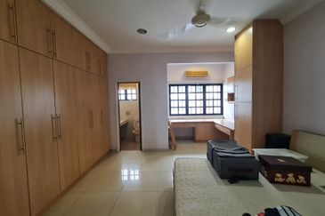 SL 4, Bandar Sungai Long