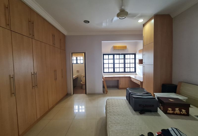 SL 4, Bandar Sungai Long