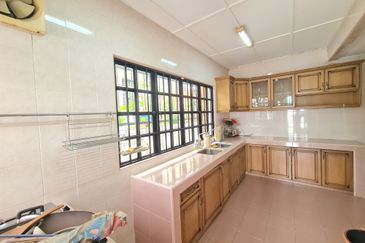 SL 4, Bandar Sungai Long