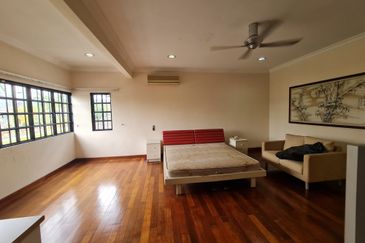 SL 4, Bandar Sungai Long