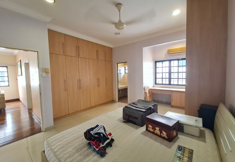 SL 4, Bandar Sungai Long