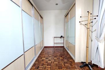 SL 4, Bandar Sungai Long