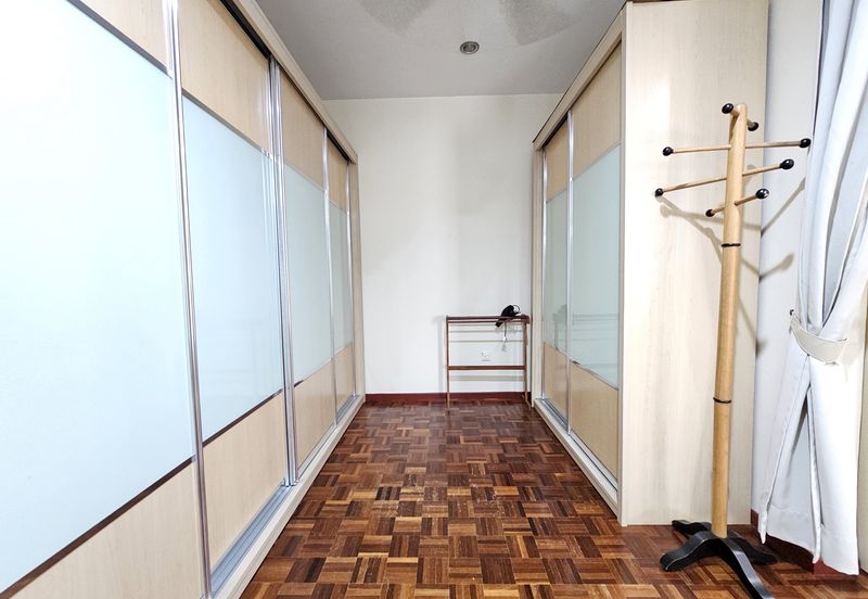 SL 4, Bandar Sungai Long