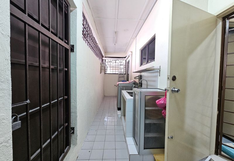 SL 4, Bandar Sungai Long