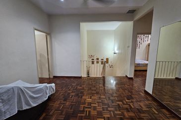 SL 4, Bandar Sungai Long