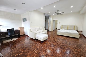 SL 4, Bandar Sungai Long