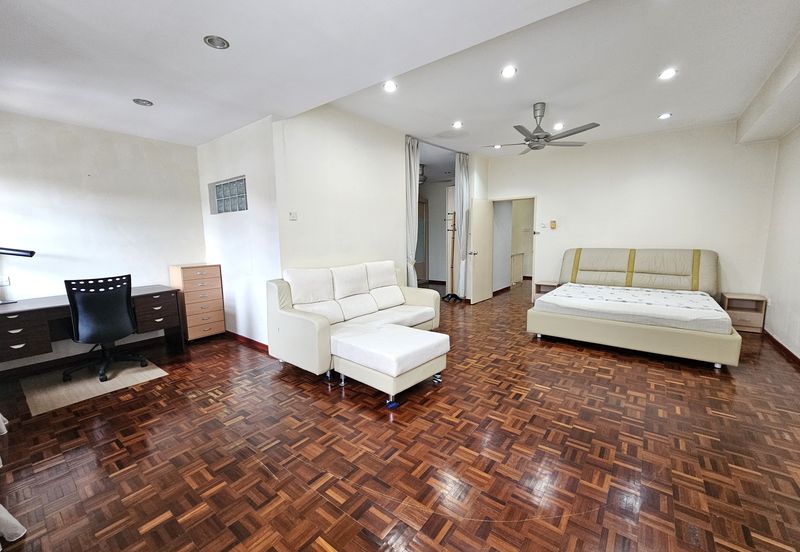 SL 4, Bandar Sungai Long