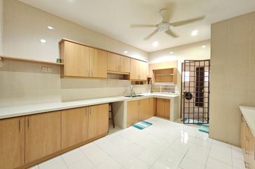 SL 4, Bandar Sungai Long