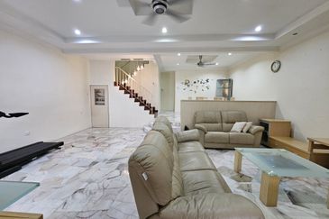 SL 4, Bandar Sungai Long