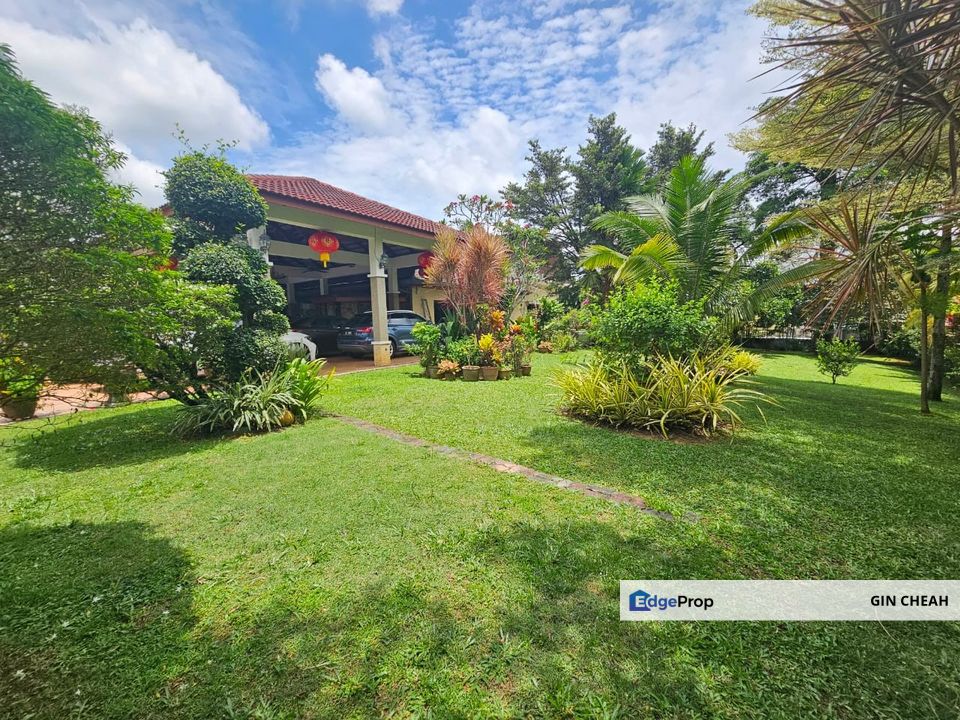 Country Heights In Kajang, Single Storey Bungalow For Sale, Big Land 20ksf, With Big Pool, Selangor, Country Heights