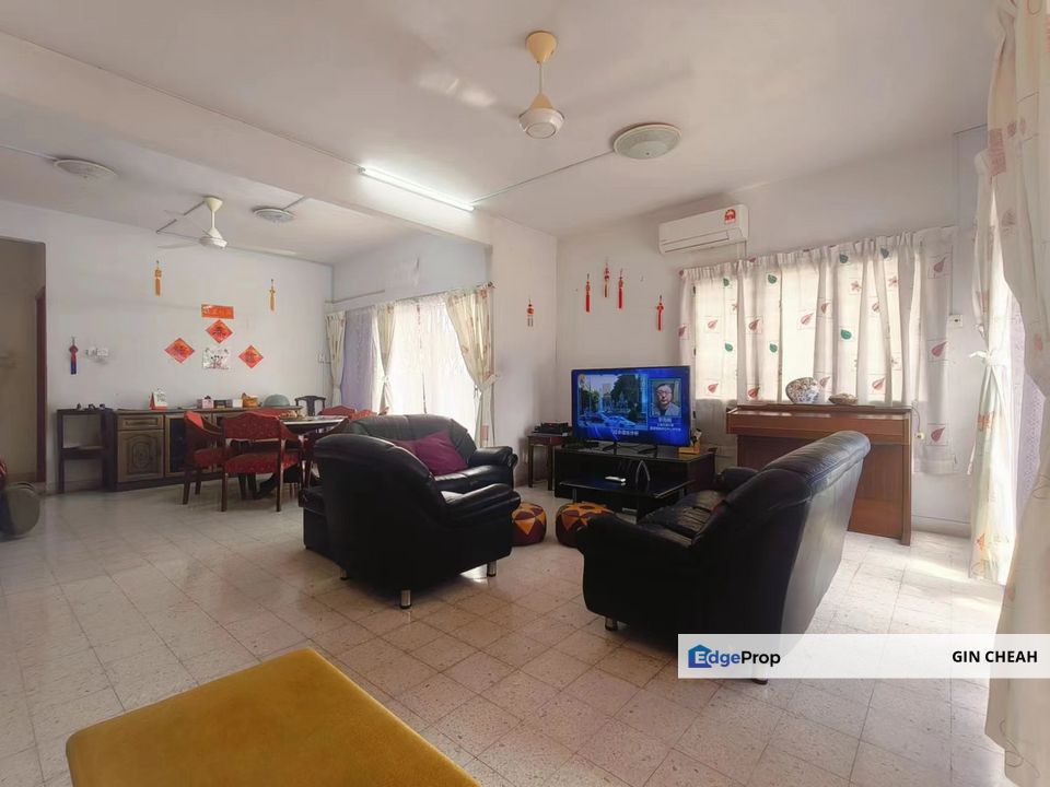 Taman Putri In Ampang, 2 Storey Semid For Sale, Gated Guarded, Big Land 38x85, Selangor, Ampang