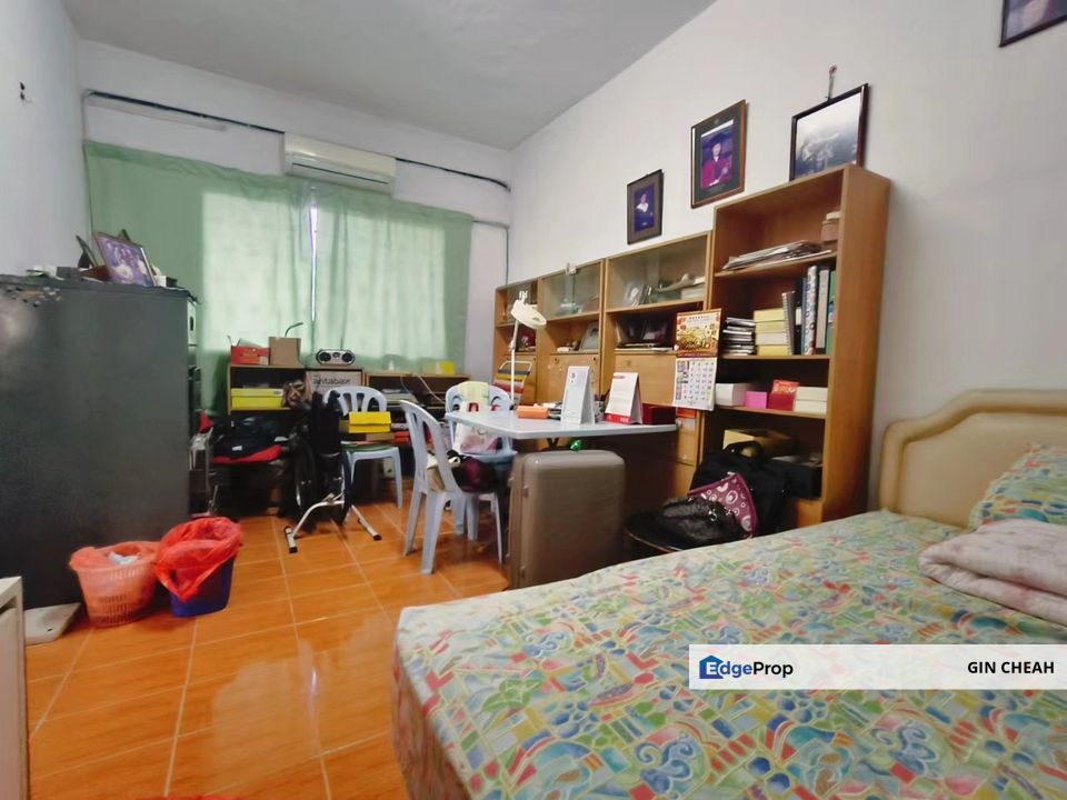 Taman Putri In Ampang, 2 Storey Semid For Sale, Gated Guarded, Big Land 38x85, Selangor, Ampang