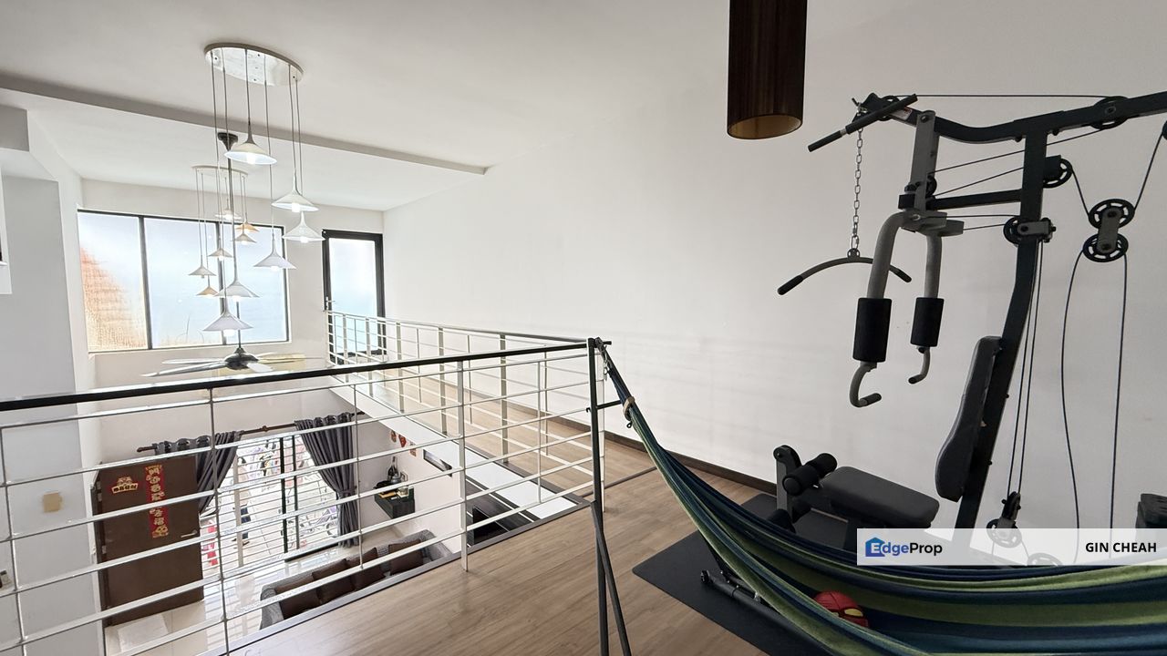 Dale In Lakefields Sg Besi KL, 3 Storey Superlink For Sale, Renovated, Gated Guarded, Kuala Lumpur, Sungai Besi