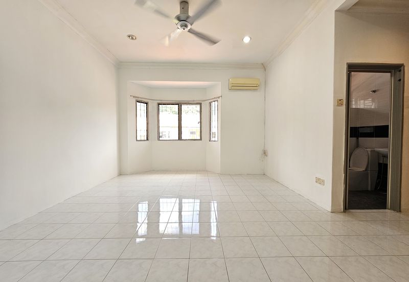 SL 9, Bandar Sungai Long