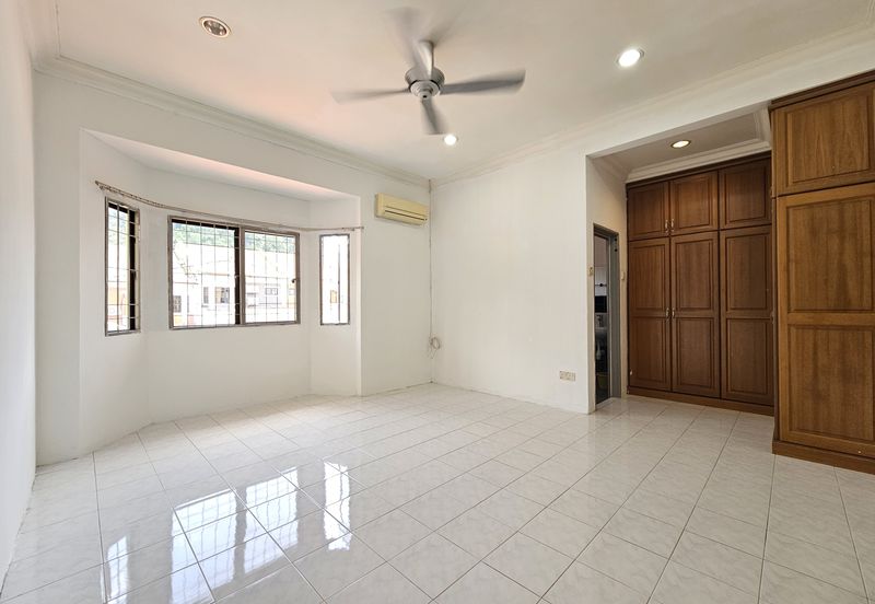 SL 9, Bandar Sungai Long