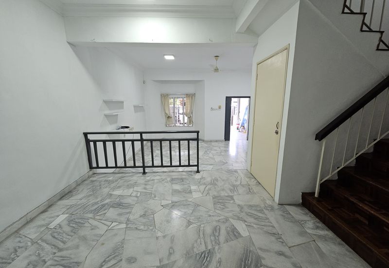 SL 9, Bandar Sungai Long