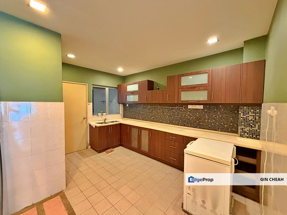 Bukit Serdang Sek 9, 2.5 Storey Terrace For Sale, Renovated, Good Condition, Selangor, Seri Kembangan