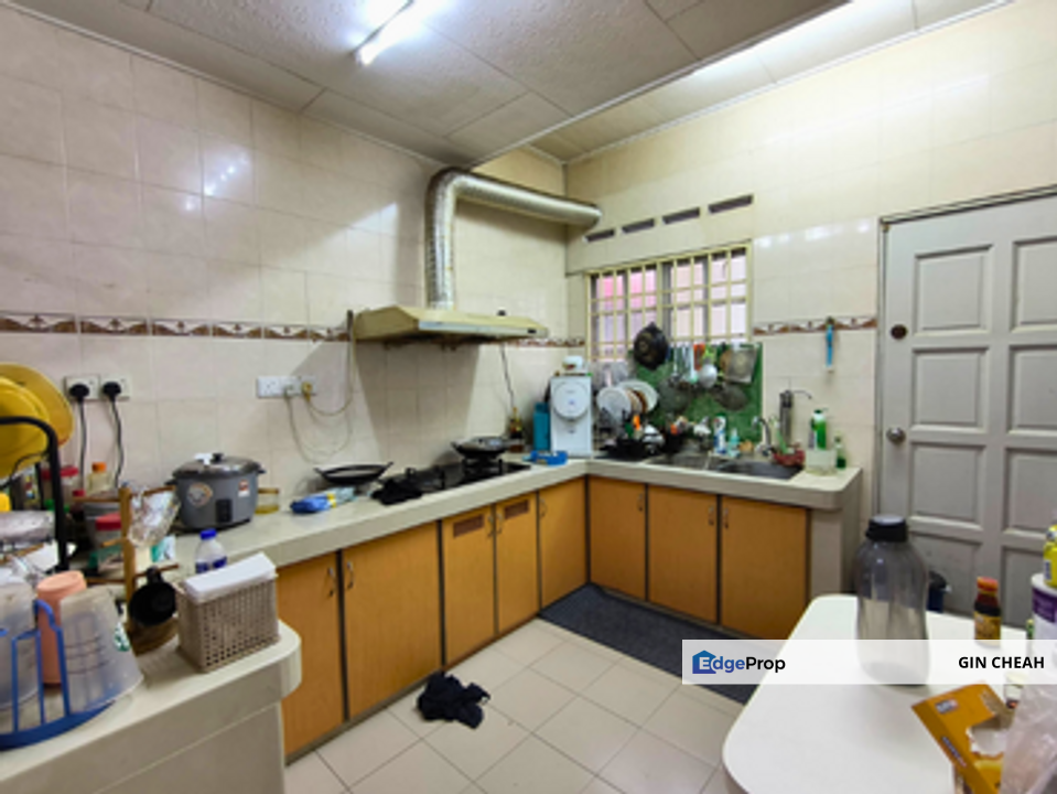 Damai Rasa In Alam Damai, 2 Storey Terrace For Sale, Kitchen Extended With Approval, Non bumi, Kuala Lumpur, Cheras