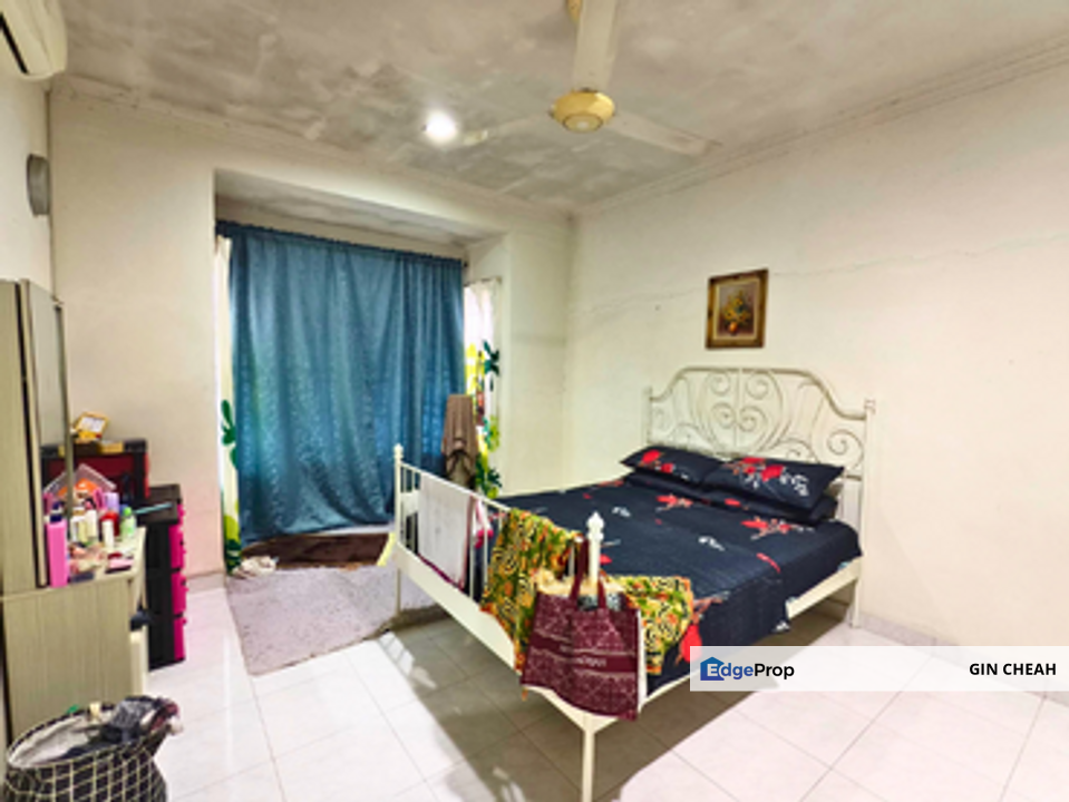 Damai Rasa In Alam Damai, 2 Storey Terrace For Sale, Kitchen Extended With Approval, Non bumi, Kuala Lumpur, Cheras