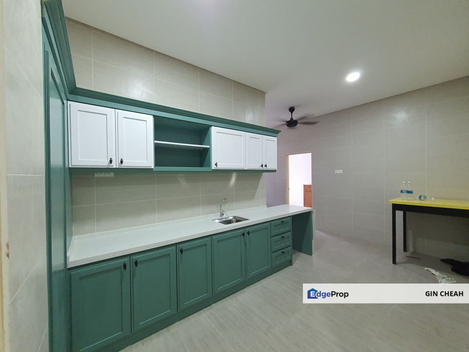 Lake Valley Avenue 6 In Bandar Hussein Onn, 3 Storey Bungalow For Sale, Facing Lake View, Selangor, Cheras