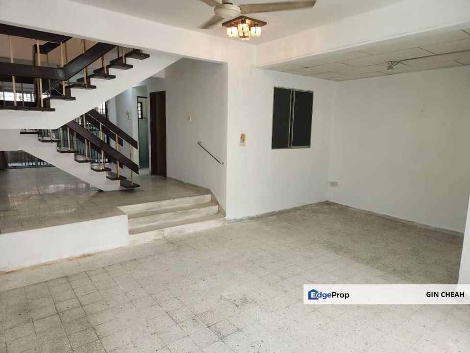 Taman Pertama In Cheras KL, 2 Storey Terrace For Sale, 3 Minutes Walking to MRT, Big Land Area, Kuala Lumpur, Cheras