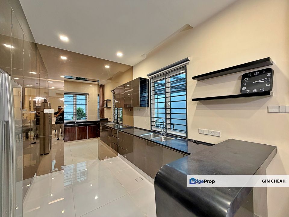 Bandar Baru Sri Petaling, 3.5 Storey Semid For Sale, Move In Condition, Private Lift, Freehold, Kuala Lumpur, KL City