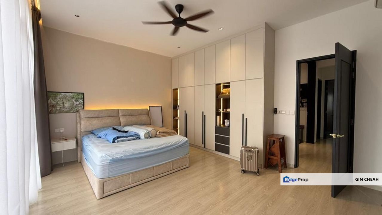 Rymba Garden In Jade Hills, 2.5 Storey Terrace For Sale, Renovated, Move In Condition, Selangor, Kajang