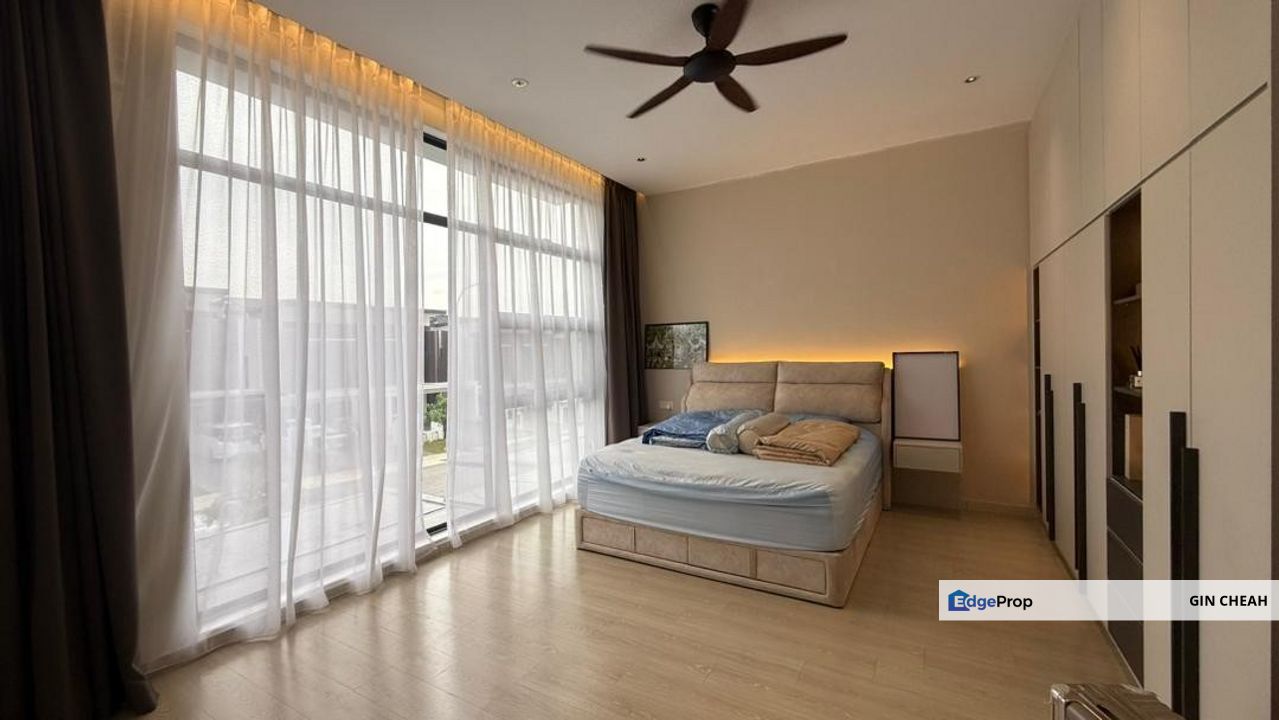 Rymba Garden In Jade Hills, 2.5 Storey Terrace For Sale, Renovated, Move In Condition, Selangor, Kajang