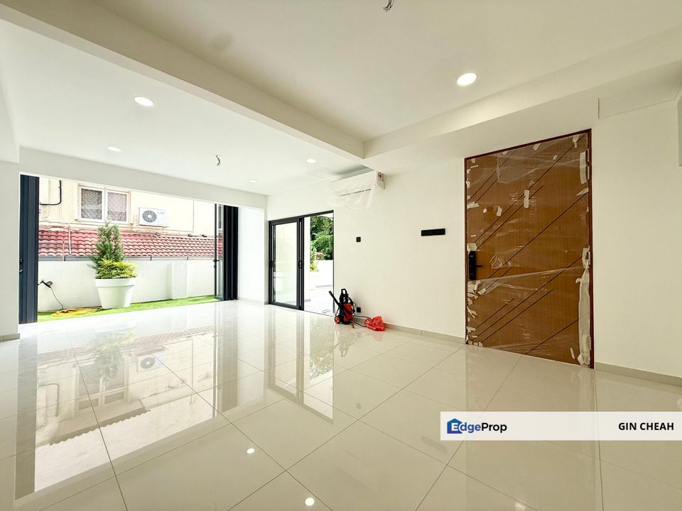 Taman Desa In Cheras KL, 2 Storey Endlot Superlink For Sale, Newly Renovated, 3 Parkings, Kuala Lumpur, Cheras