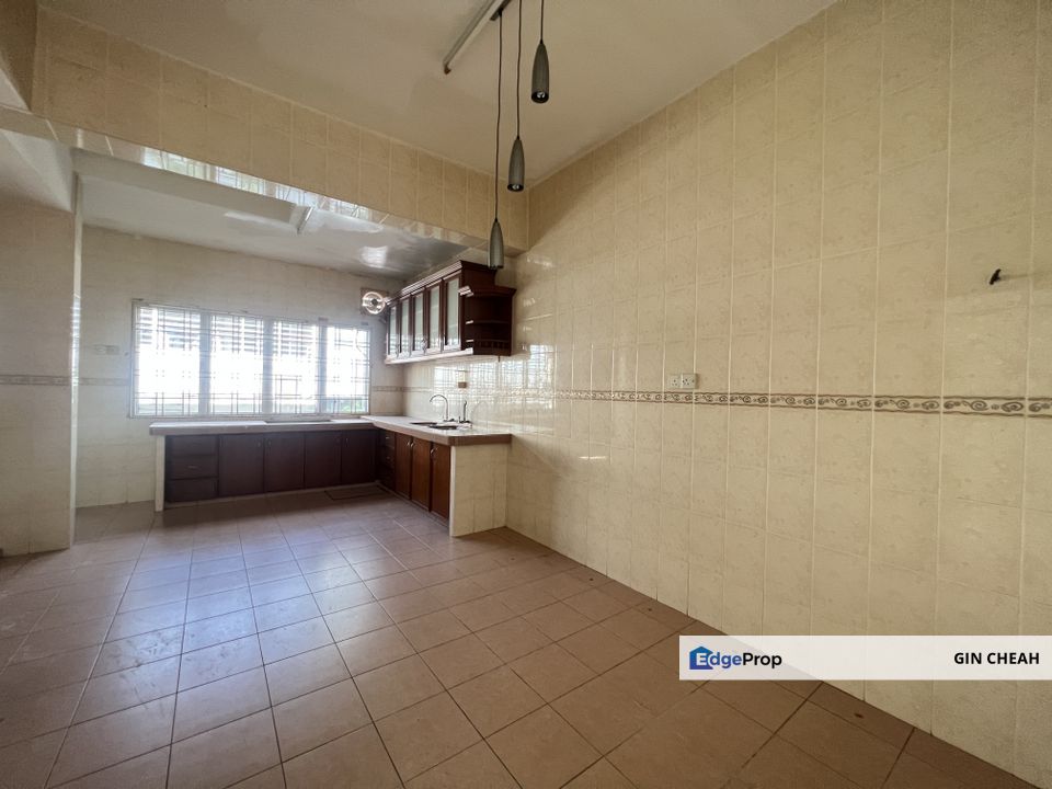 Section 3 In Mahkota Cheras, 2 Storey Terrace For Rent, Kitchen Extended, Gated Guarded, Selangor, Cheras