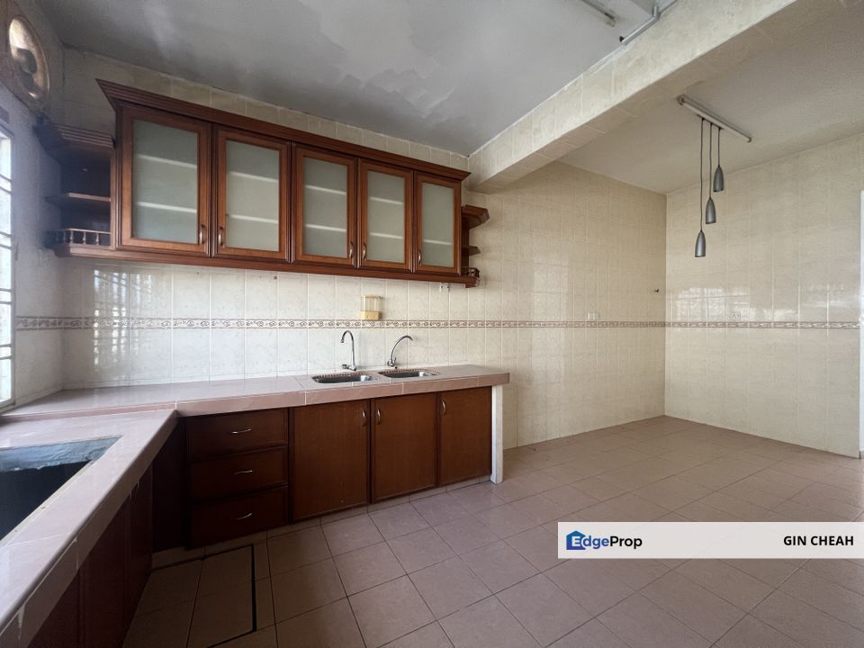 Section 3 In Mahkota Cheras, 2 Storey Terrace For Rent, Kitchen Extended, Gated Guarded, Selangor, Cheras
