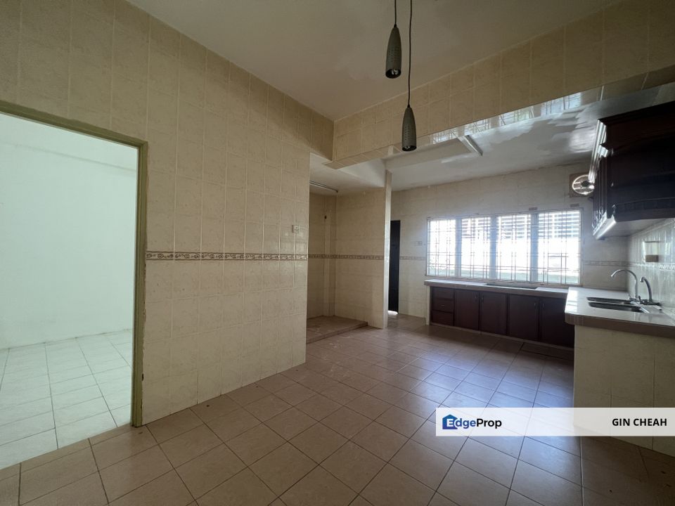 Section 3 In Mahkota Cheras, 2 Storey Terrace For Rent, Kitchen Extended, Gated Guarded, Selangor, Cheras