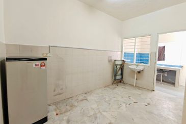 Bandar Sugai Long SL7, 2 Storey Terrace, New Painted, Gated Guarded