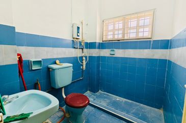 Bandar Sugai Long SL7, 2 Storey Terrace, New Painted, Gated Guarded